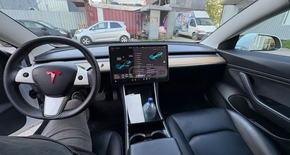 Tesla Model 3 Longe Range (2020)