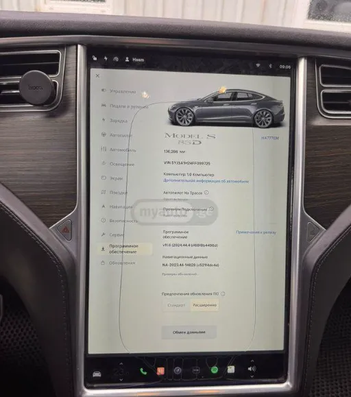 Tesla Model S 85d (2015)